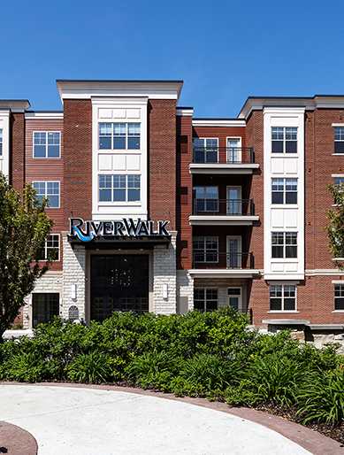 Social Lounge at Poplar Creek Apartments, Brookfield