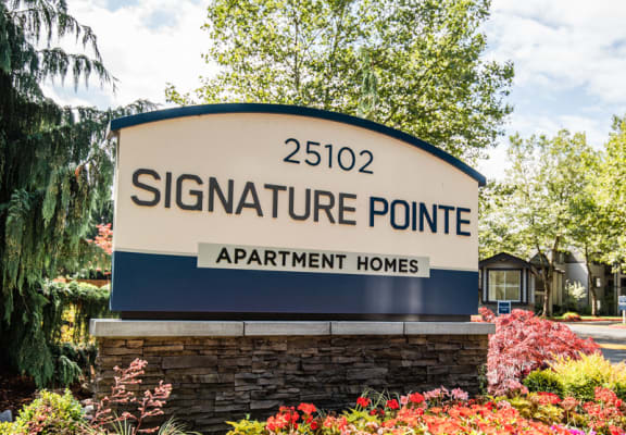 Kent Apartments - Signature Pointe Apartment Homes - Sign