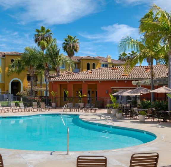 Swimming Pool And Sundeck at Missions at Sunbow Apartments, Chula Vista, 91911