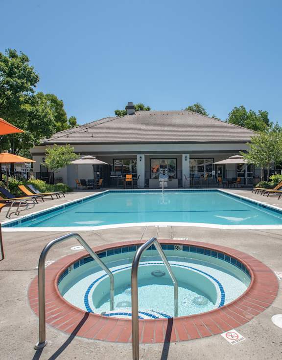 Stoneridge apartments spa and pool area