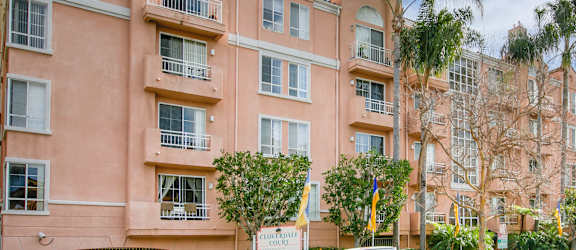 Apartment Building in Los Angeles