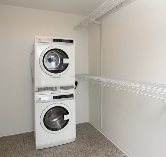 Full size washer & dryer at The Equitable Building, Des Moines, IA, 50309