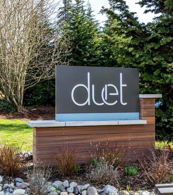 Duet Apartments in Lynnwood, Washington Monument Sign