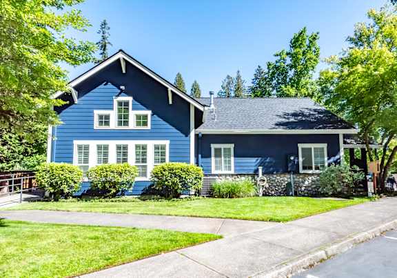 Clubhouse Exterior at Stillwater Apartments, Hillsboro, Oregon