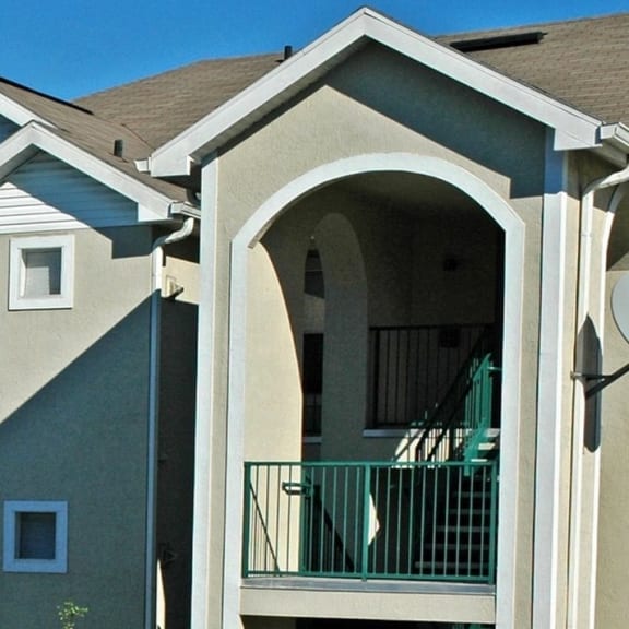 exterior apartment building at Oak Glen Apartments, Orlando, 32808