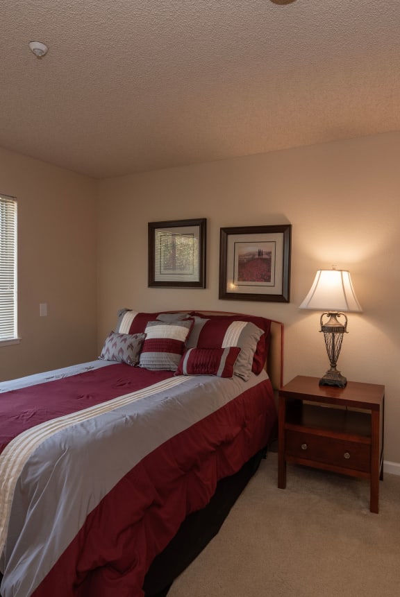 Bedroom at Roseville Commons Senior Living, Roseville, CA 95678
