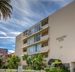 Apartment Building in Beverly Hills