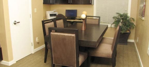Meeting Table Tracy CA Apts for rent at Tracy Park Apts