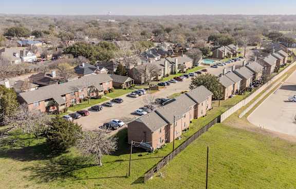 The Willows Apartments, Ennis