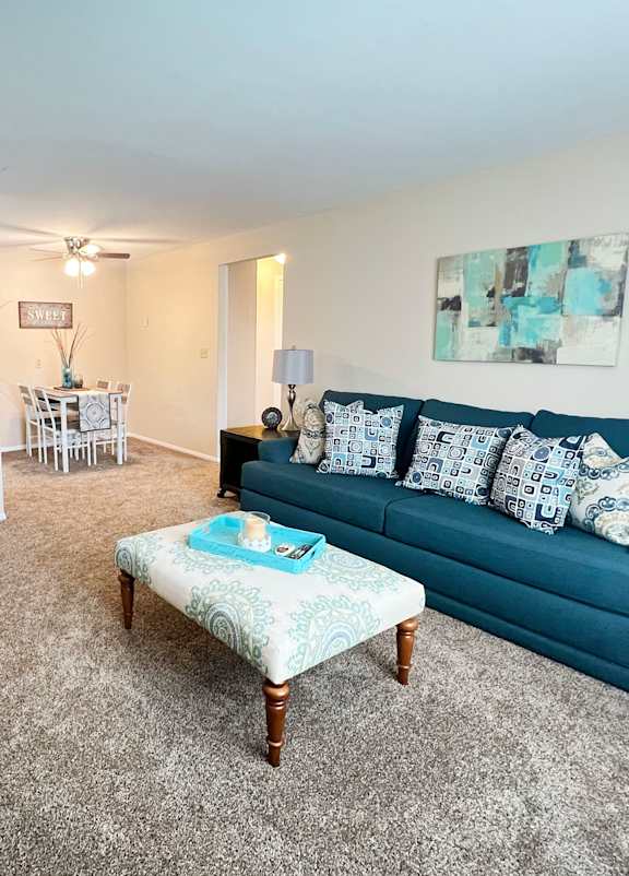apartment living room  at Barkley Ridge Apartments, Southgate