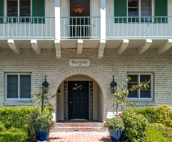 Don Carlos Apartments