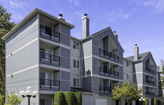 Property Exterior at Casa Blanca Apartment Homes, Washington