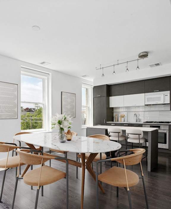 Alton District Luxury Apartments in Washington, DC Model Kitchen