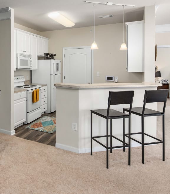 Dining And Kitchen at Abberly Green Apartment Homes, Mooresville, North Carolina
