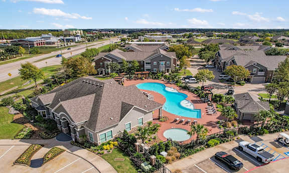 Spacious Living Room at Sladestone Shadow Creek in Pearland, Texas 77584