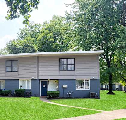 Green Landscape at Townhomes at 28th, Indiana