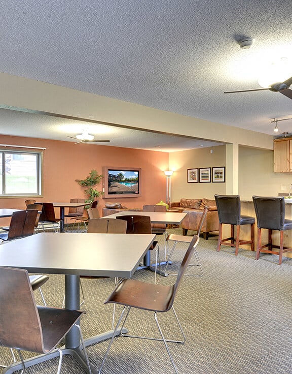 Silver Ridge Apartments in Maplewood, MN