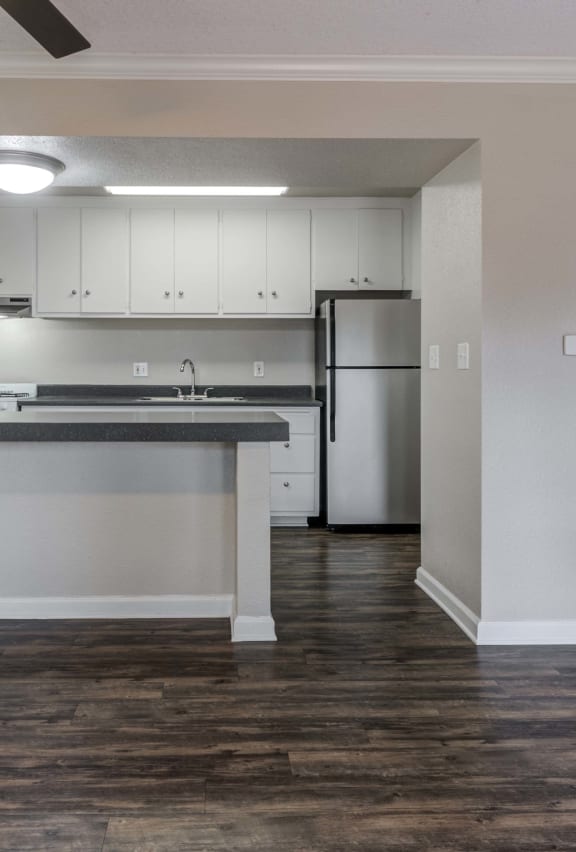 the preserve at ballantyne commons apartment kitchen