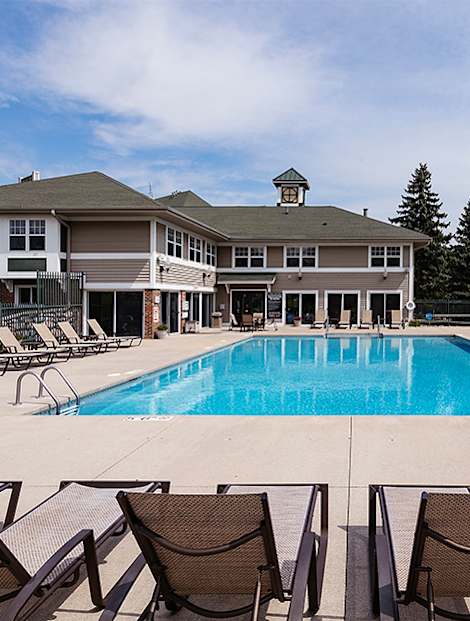 Social Lounge at Poplar Creek Apartments, Brookfield