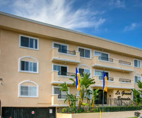 Apartment Building in Los Angeles