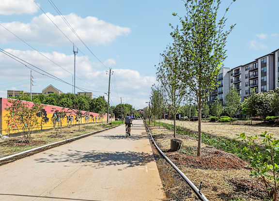 Apartment right in front of the Beltline in Atlanta- 915 Glenwood Apartments. Apartment steps away from the beltline Atlanta.