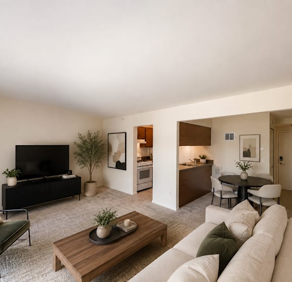 Dining Room at Stone Ridge Apartments in Wixom, MI 48393