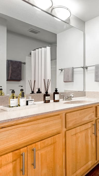 Bathroom With Bathtub at Central on the Green Apartment Homes, Raleigh