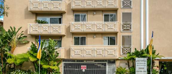 Apartment Building in Los Angeles