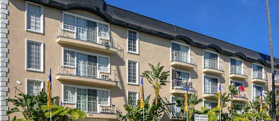 Apartment Building in Los Angeles