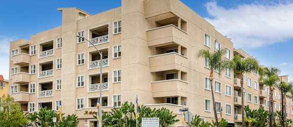 Apartment Building in Los Angeles