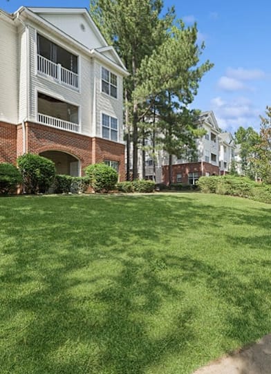 Green Landscape at Falls Pointe at the Park, North Carolina