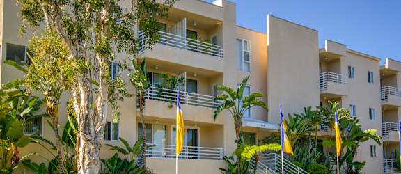 Apartment Building in Los Angeles