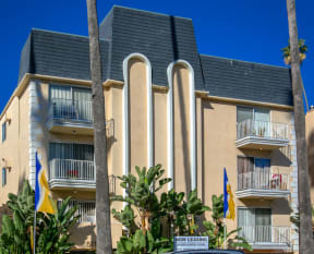 Apartment Building in Los Angeles