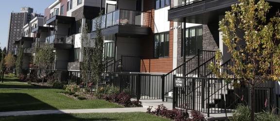 Edgeway Townhomes Pet Friendly Townhouses For Rent In Edmonton Ab