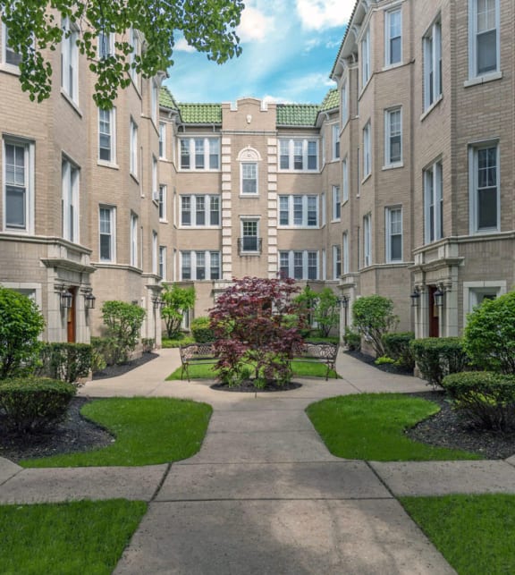 Green Manor Apartments in Chicago, IL