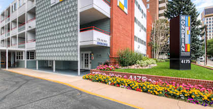 the building in which the hotel is located