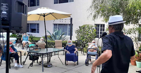 Outdoor dine at Savannah Grand of Sarasota, Sarasota, FL, 34238