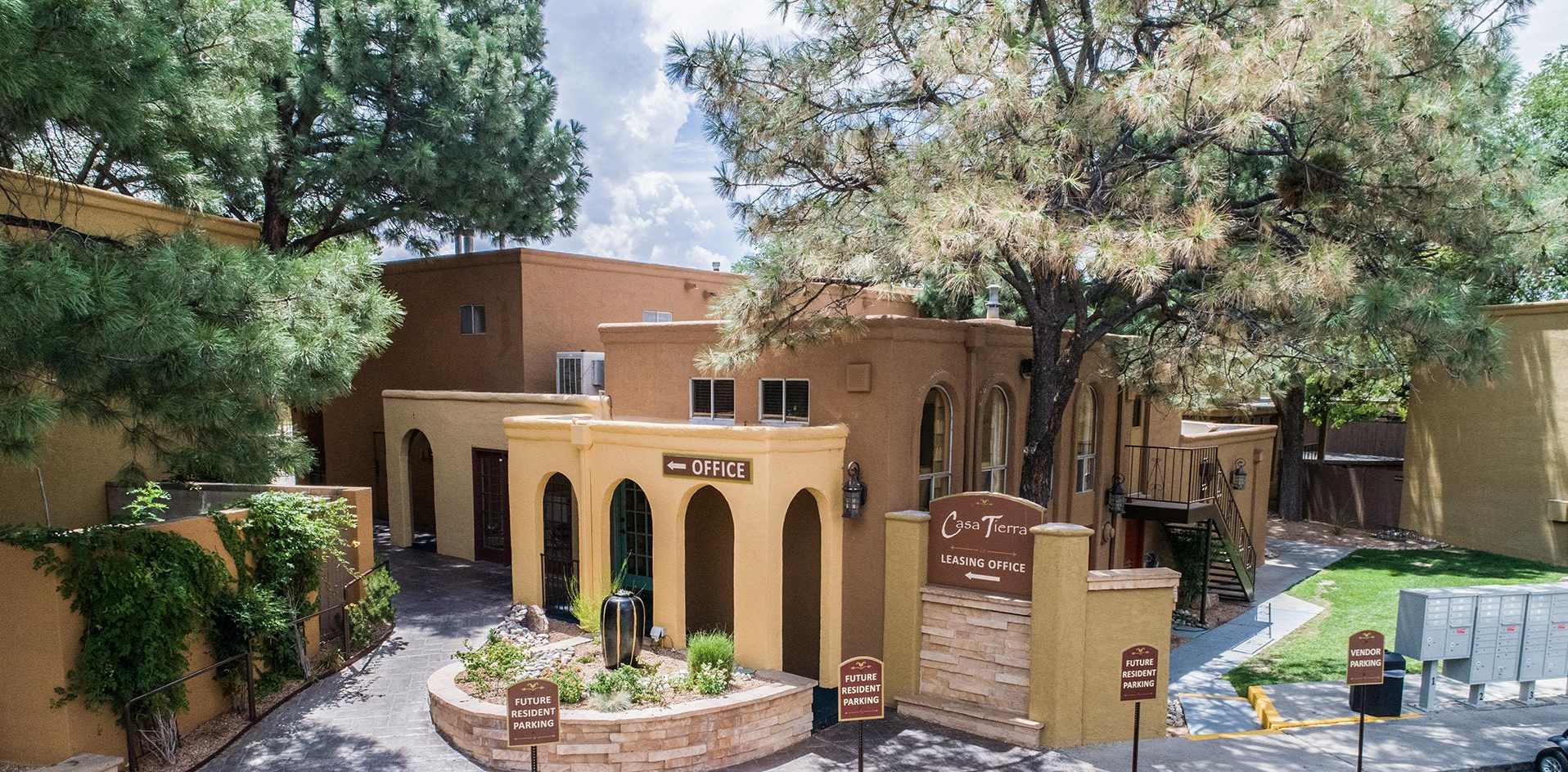 Casa Tierra 1 of 2