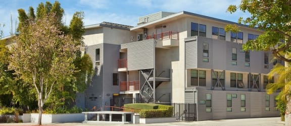 Santa-Monica-Affordable-Apartments-2001-Olympic-Exterior2