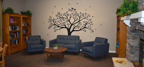 Vintage Gardens resident library