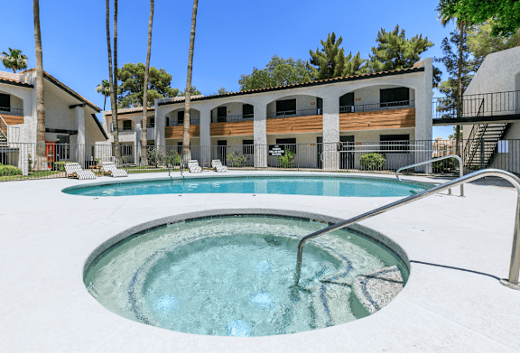 Spa and hot tub at Tides on East Cactus.