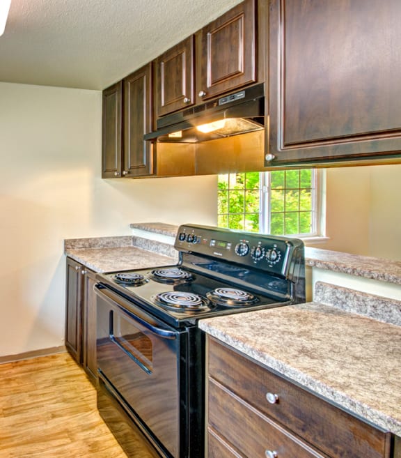 Maple Pointe upgraded vacant apartment kitchen