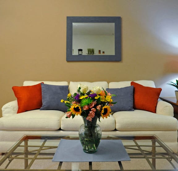 Living Room at Rivers Edge Apartments in Waterford Twp, MI 48327