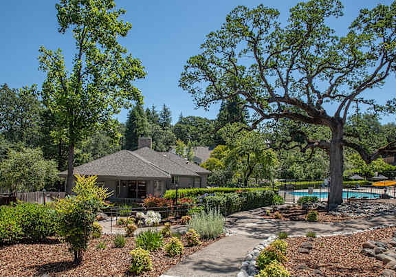 Leasing Office Exterior View at Rocklin Gold Apartments, Rocklin, CA