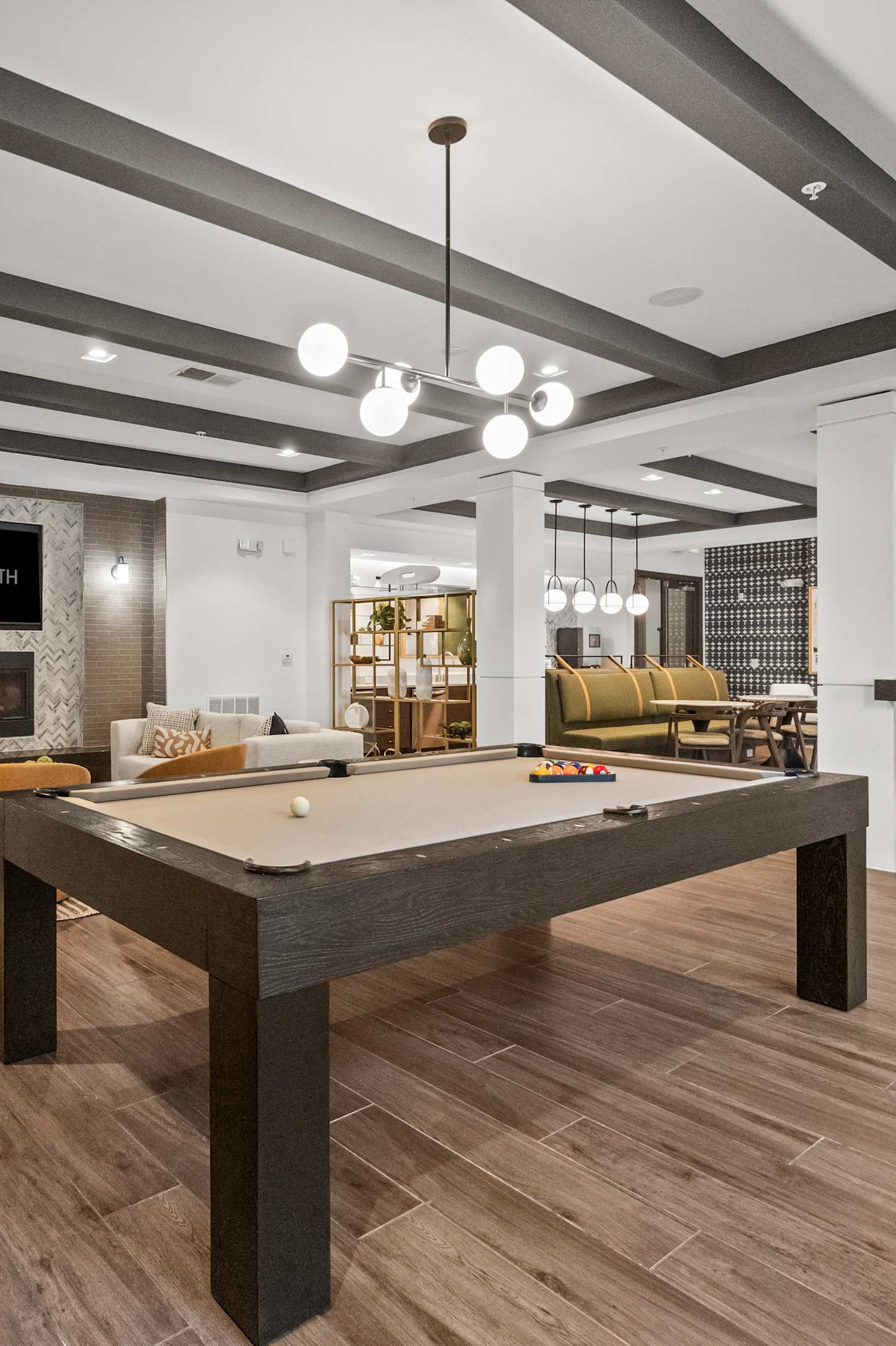 Game room at 1010 Dilworth Apartments (4 of 8)