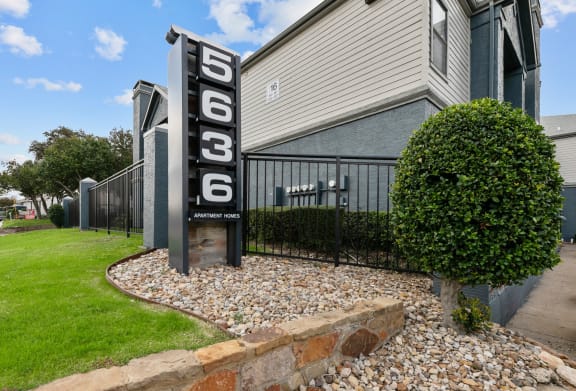 Signage at 5636 Apartment Homes, Dallas, 75254