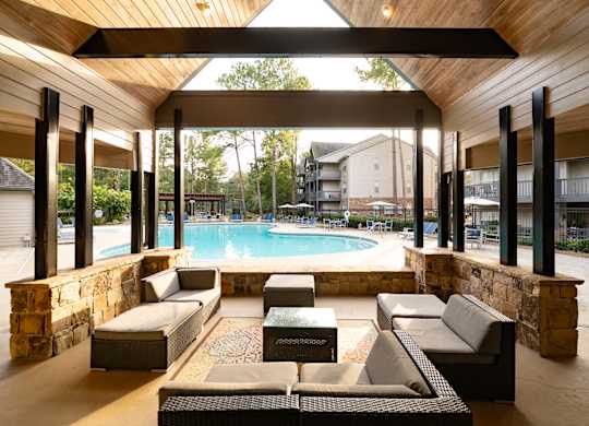 Poolside Lounge
