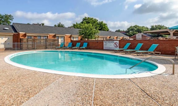Glimmering Pool at Willow Oaks, Bryan