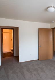 Spacious and bright rooms at Alder Crossing Apartments, Portland, Oregon
