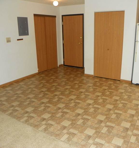 Fully Equipped Kitchen at Autumn Hills Apartments, Forest Lake, 55025